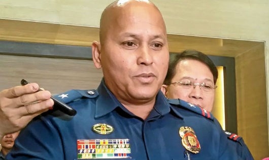 &Ocirc;ng Ronald dela Rosa.