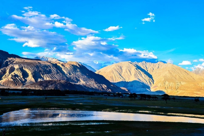 Xế chiều, Himalaya đẹp như một bản t&igrave;nh ca du mục buồn.