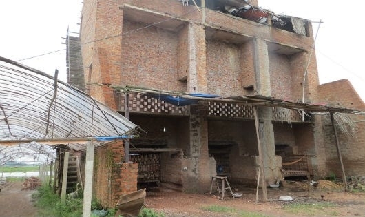 Hải Dương: Tỉnh ra văn bản “vênh” nhau, người làm gạch “chết đứng”