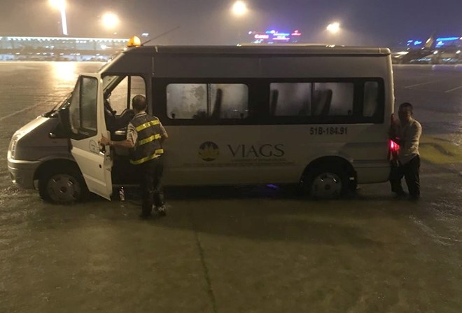 L&atilde;nh đạo s&acirc;n bay T&acirc;n Sơn Nhất phủ nhận chuyện ngập nặng