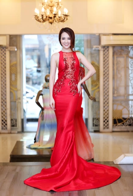 Thụy V&acirc;n đi chọn v&aacute;y l&agrave;m MC Hoa hậu Việt Nam 2016