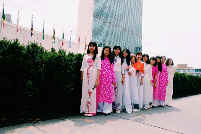 Đo&agrave;n học sinh đầu ti&ecirc;n thăm Ph&aacute;i đo&agrave;n Ngoại giao Việt Nam tại Li&ecirc;n Hợp Quốc