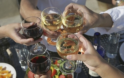 Án mạng trên bàn nhậu