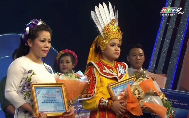 Hai giải Ba thuộc về th&iacute; sinh Nguyễn Thị Ngọc, Chi hội Nh&agrave; b&aacute;o B&aacute;o PLVN v&agrave; th&iacute; sinh Minh Ch&acirc;u, Chi hội Nh&agrave; b&aacute;o Cơ quan TW Hội Nh&agrave; b&aacute;o Việt Nam.