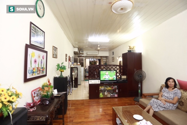 Ph&ograve;ng kh&aacute;ch của gia đ&igrave;nh Đỗ Mỹ Linh.