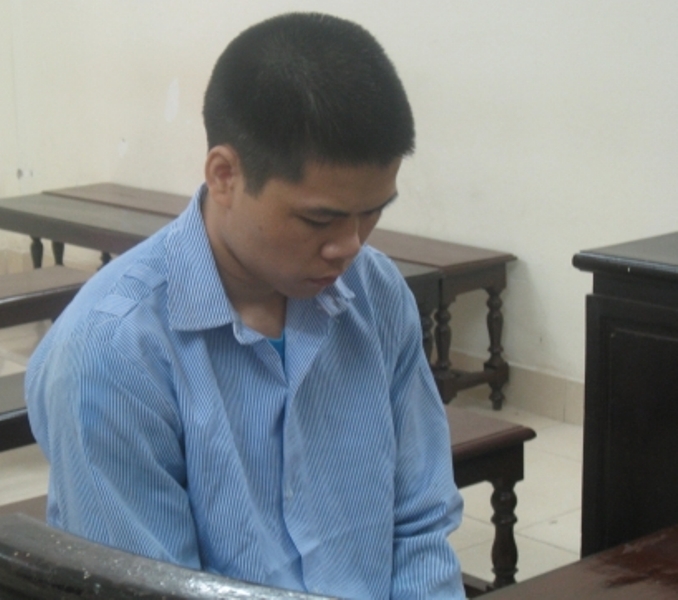 Tang Yuan Xun trước v&agrave;nh m&oacute;ng ngựa trong phi&ecirc;n x&eacute;t xử.