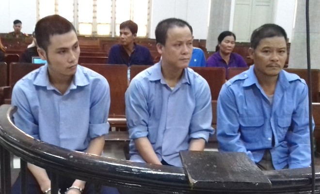 C&aacute;c bị c&aacute;o tại phi&ecirc;n t&ograve;a.