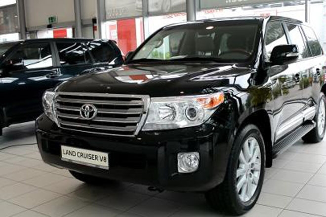 Vốn điều lệ chỉ c&oacute; 3 tỷ đồng nhưng C&ocirc;ng ty Hoa Lư tặng cho tỉnh Ninh B&igrave;nh 3 xe