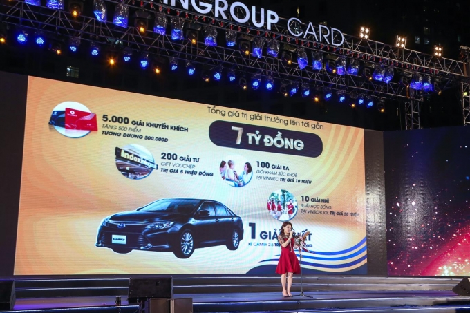 B&agrave; Nguyễn Trần Như Hoa &ndash; Gi&aacute;m đốc điều h&agrave;nh VinID &ndash; ph&aacute;t biểu khai mạc chương tr&igrave;nh.