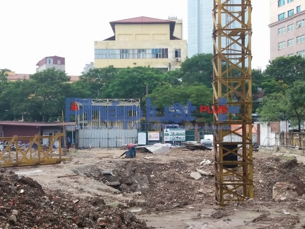 Khởi c&ocirc;ng từ nhiều năm nay thế nhưng đến nay c&ocirc;ng tr&igrave;nh vẫn chưa xong phần m&oacute;ng.