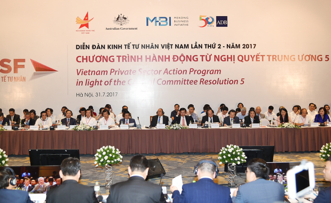 Thủ tướng Ch&iacute;nh phủ Nguyễn Xu&acirc;n Ph&uacute;c tham dự Diễn đ&agrave;n Kinh tế tư nh&acirc;n Việt Nam.