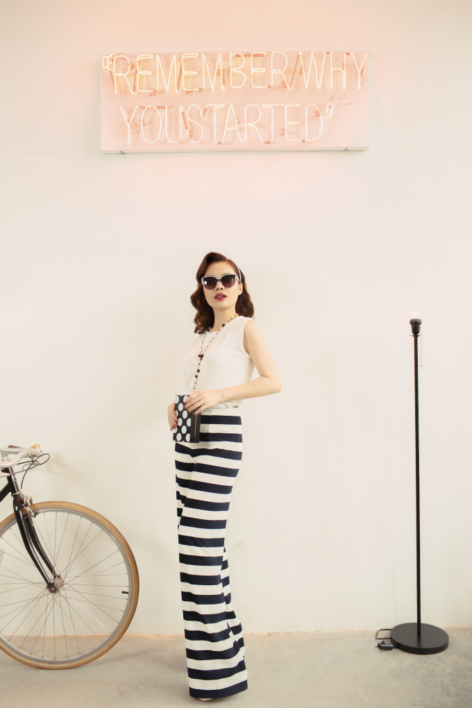 Ngỡ ng&agrave;ng với phong c&aacute;ch &ldquo;thời xa vắng&rdquo; của &ldquo;qu&yacute; c&ocirc; bolero&rdquo; Giang Hồng Ngọc