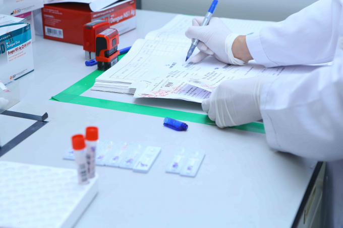 Hiện chưa c&oacute; vắc xin ph&ograve;ng bệnh sốt xuất huyết, ch&iacute;nh v&igrave; vậy người d&acirc;n cần chủ động thực hiện c&aacute;c biện ph&aacute;p ph&ograve;ng bệnh, đặc biệt l&agrave; diệt muỗi, bỏ gậy. Ảnh: minh họa/ Nguồn: Minh Quyết.