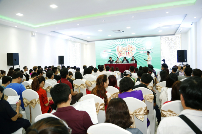 To&agrave;n cảnh buổi họp b&aacute;o L&agrave;ng h&agrave;i mở hội m&ugrave;a 2.