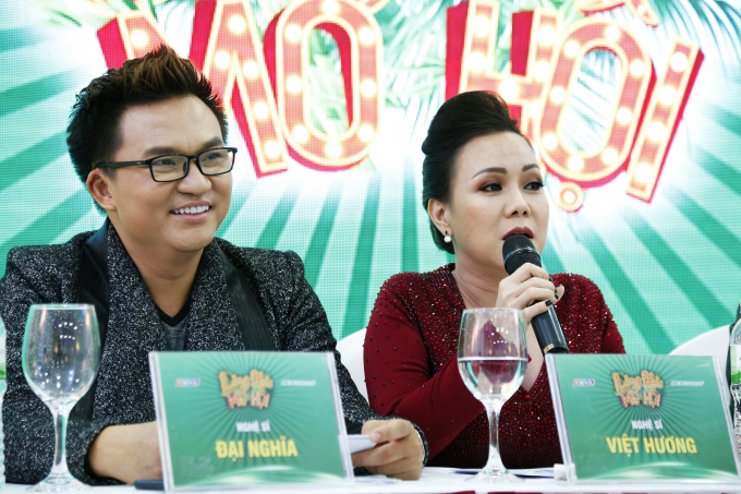 Việt Hương, Đại Nghĩa trở lại với L&agrave;ng h&agrave;i mở hội m&ugrave;a 2