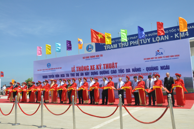 Lễ th&ocirc;ng xe kỹ thuật dự &aacute;n x&acirc;y dựng đường cao tốc Đ&agrave; Nẵng &ndash; Quảng Ng&atilde;i.