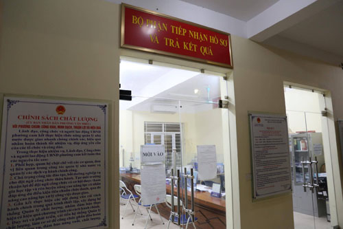 Bộ phận tiếp nhận hồ sơ v&agrave; trả kết quả của phường Văn Miếu.