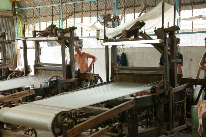 Vượt 200km, Hoa hậu Hằng Nguyễn x&uacute;c động khi hội ngộ &ldquo;nghệ nh&acirc;n&rdquo; L&atilde;nh Mỹ A