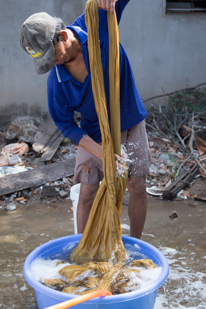 Vượt 200km, Hoa hậu Hằng Nguyễn x&uacute;c động khi hội ngộ &ldquo;nghệ nh&acirc;n&rdquo; L&atilde;nh Mỹ A