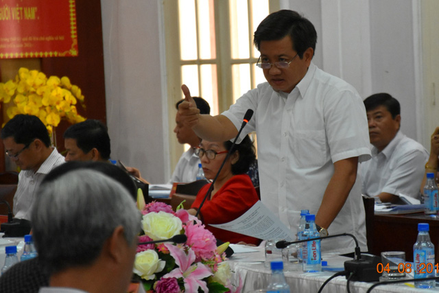 &Ocirc;ng Đo&agrave;n Ngọc Hải cho rằng c&aacute;n bộ địa phương bu&ocirc;ng lỏng quản l&yacute; vỉa h&egrave; r&otilde; r&agrave;ng l&agrave; để trục lợi.