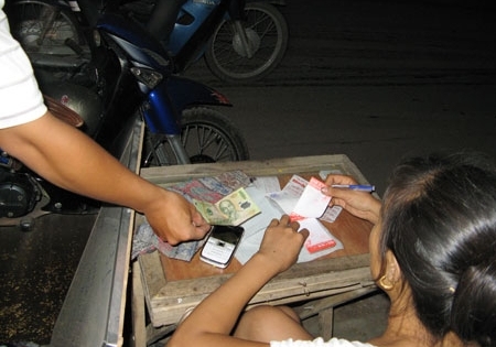 Ở đâu có quán trà đá, ở đó có điểm ghi lô đề