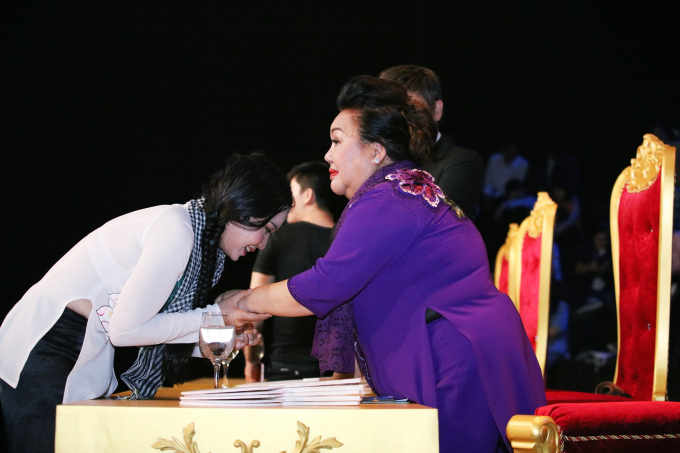 Sao Nối Ng&ocirc;i: Những c&acirc;u chuyện t&igrave;nh người vẫn lu&ocirc;n khiến kh&aacute;n giả bật kh&oacute;c