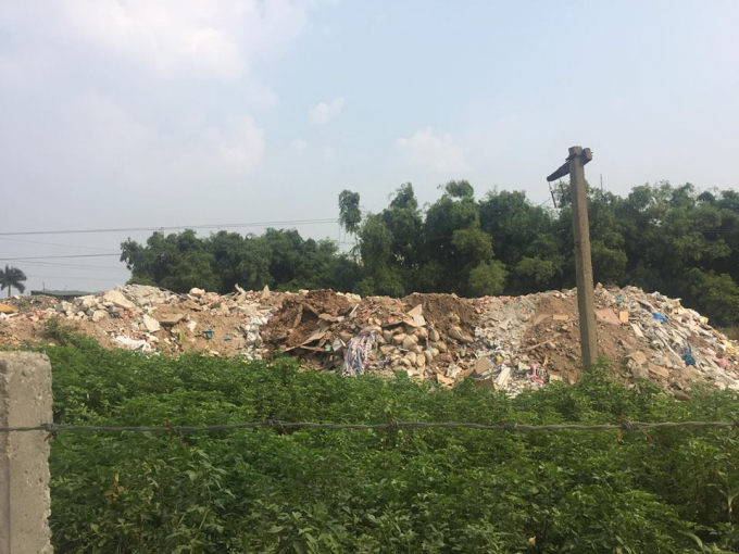 R&aacute;c thải chất cao cả m&eacute;t