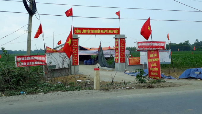 Người d&acirc;n phản đối sai phạm đất ở Đồng T&acirc;m. Ảnh Internet