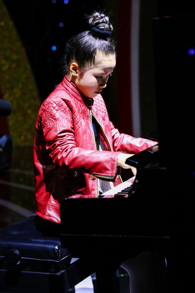 Bộ tứ nh&iacute; đa t&agrave;i &ldquo;g&acirc;y b&atilde;o&rdquo; đ&ecirc;m chung kết Tiếu L&acirc;m Tứ Trụ Nh&iacute;