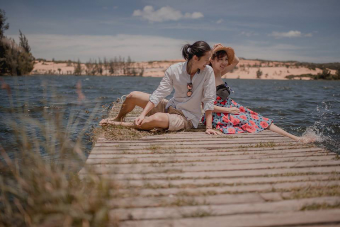 'Đ&ocirc;i bạn trẻ Đ&agrave;i Loan c&oacute; bộ ảnh trước khi cưới tuyệt đẹp tại Việt Nam. V&agrave; họ lu&ocirc;n n&oacute;i 'T&ocirc;i y&ecirc;u Việt Nam'' - nhiếp ảnh gia chia sẻ.