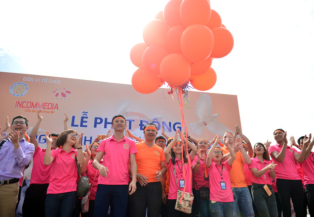 Ngay sau khi quy&ecirc;n g&oacute;p, ủng hộ hoạt động đi bộ ch&iacute;nh thức được ph&aacute;t động.