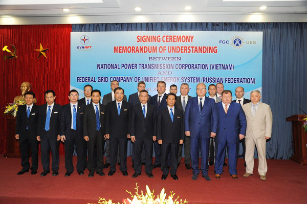 K&yacute; thoả thuận hợp t&aacute;c giữa Tổng c&ocirc;ng ty Truyền tải điện Quốc gia v&agrave; Tổng c&ocirc;ng ty lưới điện Li&ecirc;n bang Nga