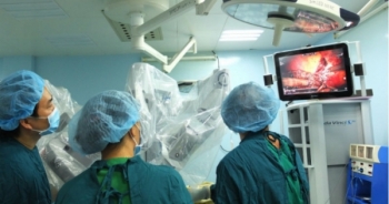 Chuyện lạ ở Việt Nam: Dùng Robot điều trị ung thư gan