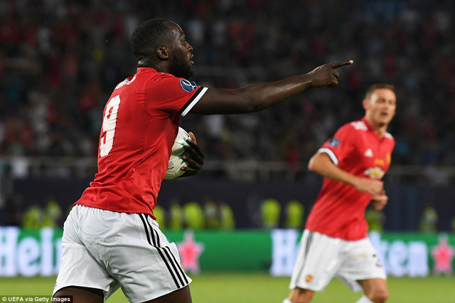 Lukaku ghi b&agrave;n danh dự cho MU ở ph&uacute;t 62