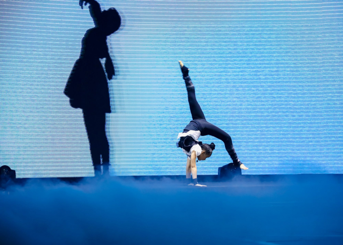 C&ocirc; b&eacute; 10 tuổi đa t&agrave;i Ho&agrave;ng V&acirc;n đoạt qu&aacute;n qu&acirc;n Tiếu L&acirc;m Tứ Trụ Nh&iacute;