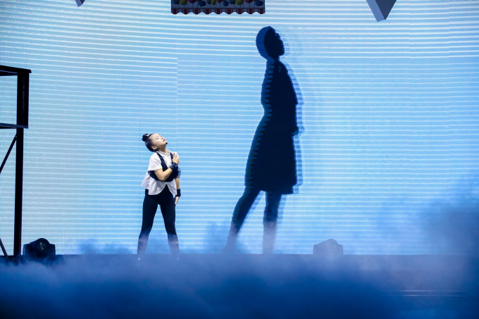 C&ocirc; b&eacute; 10 tuổi đa t&agrave;i Ho&agrave;ng V&acirc;n đoạt qu&aacute;n qu&acirc;n Tiếu L&acirc;m Tứ Trụ Nh&iacute;