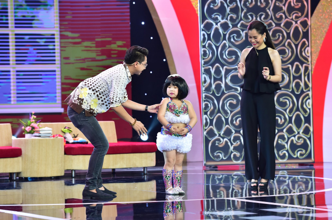 C&ocirc; b&eacute; 10 tuổi đa t&agrave;i Ho&agrave;ng V&acirc;n đoạt qu&aacute;n qu&acirc;n Tiếu L&acirc;m Tứ Trụ Nh&iacute;