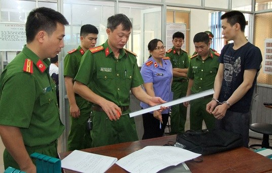 M&ocirc;̣t đ&ocirc;́i tượng tr&ocirc;̣m cắp c&ocirc;ng sở bị C&ocirc;ng an Hải Dương bắt và khởi t&ocirc;́.