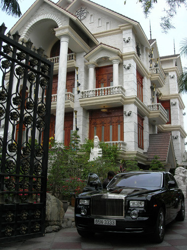 Căn&nbsp;biệt thự si&ecirc;u sang&nbsp;của đại gia thủy sản Diệu Hiền tr&ecirc;n đường 30/4, phường Hưng Lợi, quận Ninh Kiều, Cần Thơ cũng được liệt v&agrave;o danh s&aacute;ch những biệt thự đẹp ở Việt Nam. Ảnh: Internet.