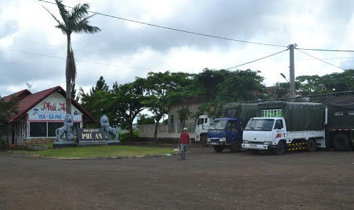 Nh&agrave; đất đang tranh chấp giữa &ocirc;ng Dưỡng v&agrave; &ocirc;ng Quyền.