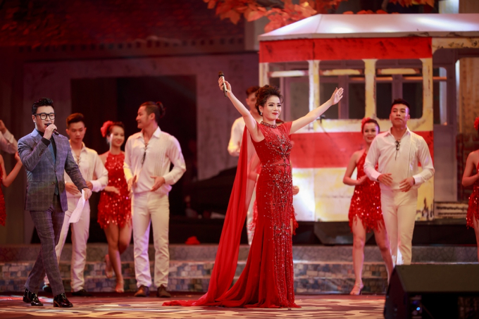 B&agrave;i Tango cho em l&agrave; ca kh&uacute;c kết th&uacute;c đ&ecirc;m nhạc &yacute; nghĩa n&agrave;y của Lệ Quy&ecirc;n trong những ng&agrave;y H&agrave; Nội chớm sang thu.