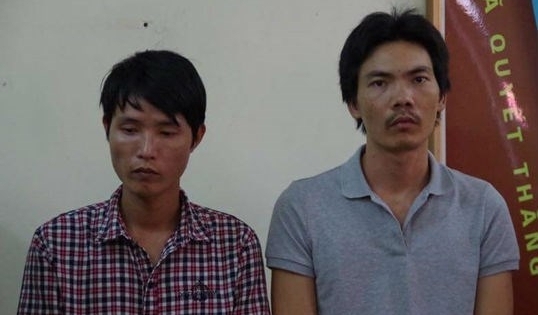 Bắt đối tượng đốt xe giám đốc vì nghi bắt cóc trẻ em