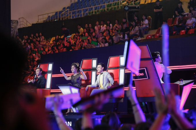 Giọng h&aacute;t Việt 2017 tập 1: Vũ C&aacute;t Tường v&agrave; Soobin Ho&agrave;ng Sơn