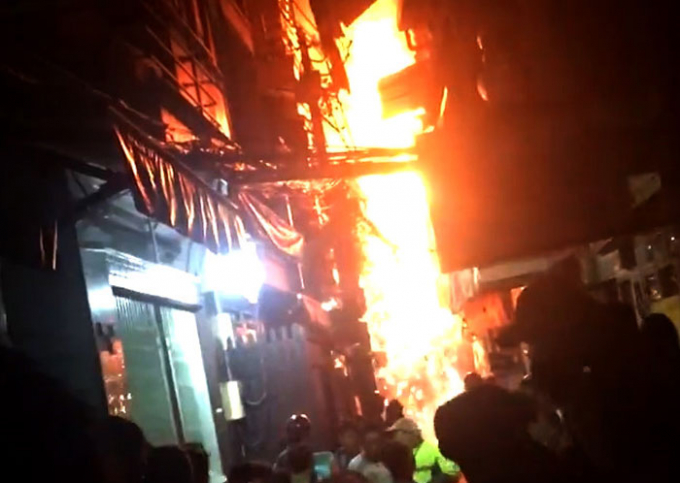 Đ&aacute;m ch&aacute;y được ngươi d&acirc;n ghi lại