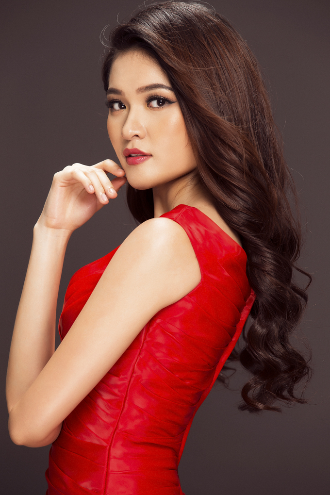 &Aacute; hậu Thuỳ Dung t&iacute;ch cực thay đổi phong c&aacute;ch trước thềm Hoa hậu Quốc tế 2017