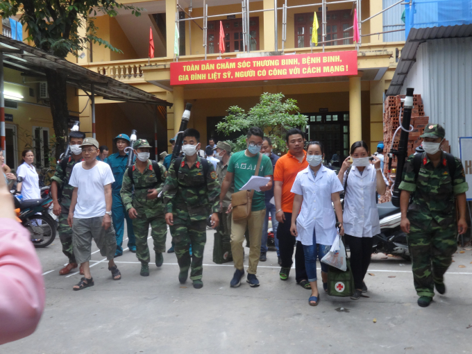 Mỗi tổ c&ocirc;ng t&aacute;c gồm c&aacute;c đơn vị như: Nh&acirc;n vi&ecirc;n y tế, Tổ trưởng tổ d&acirc;n phố, qu&acirc;n đội, d&acirc;n qu&acirc;n tự vệ, c&ocirc;ng nh&acirc;n&hellip;