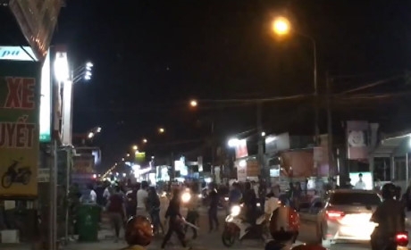 Đồng Nai: Điều tra làm rõ vụ hai nhóm chém nhau ở tiệm cầm đồ