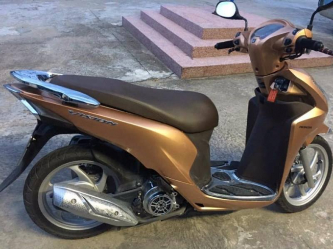 Chiếc xe tay ga hiệu Vision đ&atilde; gỡ n&uacute;t thắt của vụ &aacute;n mạng.