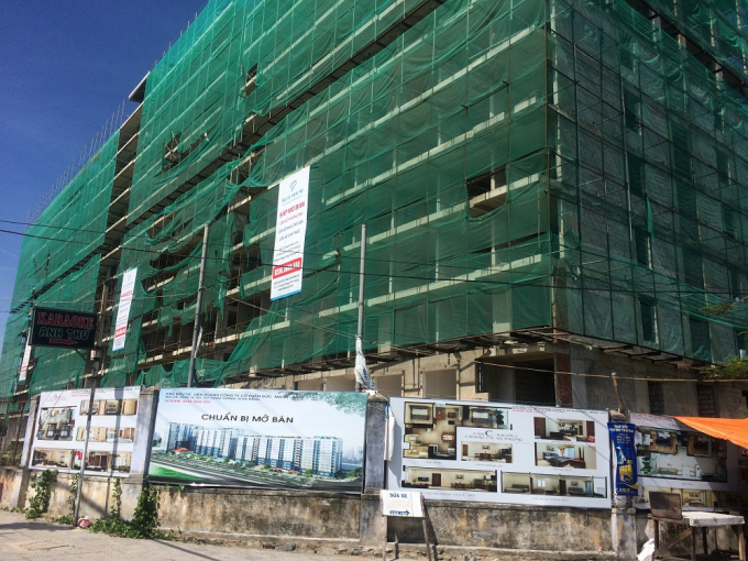 Dự &aacute;n n&agrave;y nằm ngay khu đất v&agrave;ng của quận Sơn Tr&agrave;, khi&nbsp;nằm gi&aacute;p trong khu&ocirc;n vi&ecirc;n 4 con đường: Ng&ocirc; Quyền - Trần Quang Diệu - An Trung 1 - Vũ Văn Dũng. Hiện tại, dự &aacute;n c&oacute; tổng đầu tư 246 tỷ đồng&nbsp;vẫn trong t&igrave;nh trạng ngổn ngang, thi c&ocirc;ng tạm bợ. &nbsp;&nbsp; &nbsp;