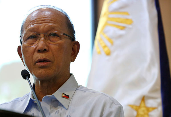 Bộ trưởng Quốc ph&ograve;ng Philippines Delfin Lorenzana (Ảnh: Philstar)